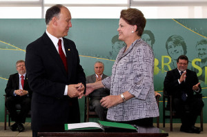 Brasília - DF, 14/03/2012. Presidenta Dilma Rousseff durante cerimônia de posse do Ministro do Desenvolvimento Agrário, Pepe Vargas, no Palácio do Planalto. Foto: Roberto Stuckert Filho/PR